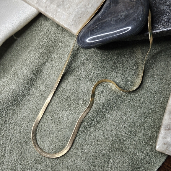 Gold 16" Herringbone Chain - Picture 5 of 6